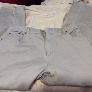 Bill Blass Womens tan 5 pocket jeans, size 18W